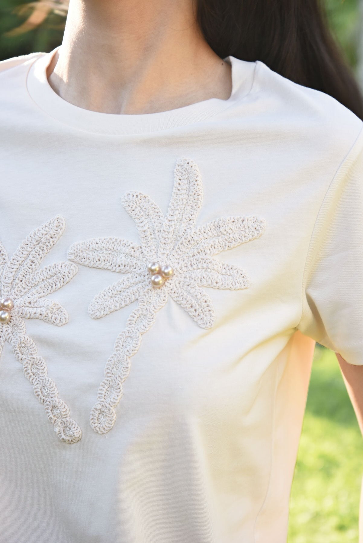 Calm Your Palm Tee Ecru