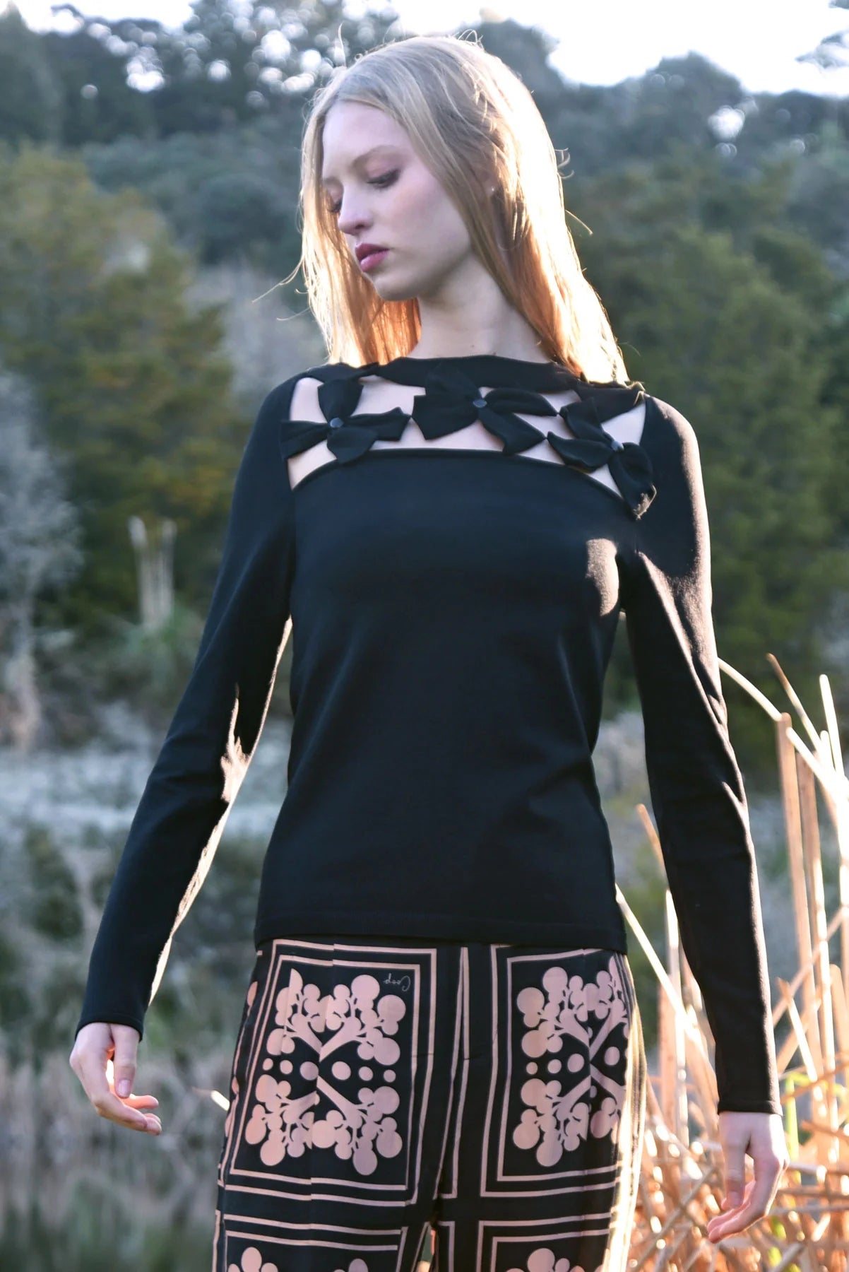 Peek-A-Bloom Top Black