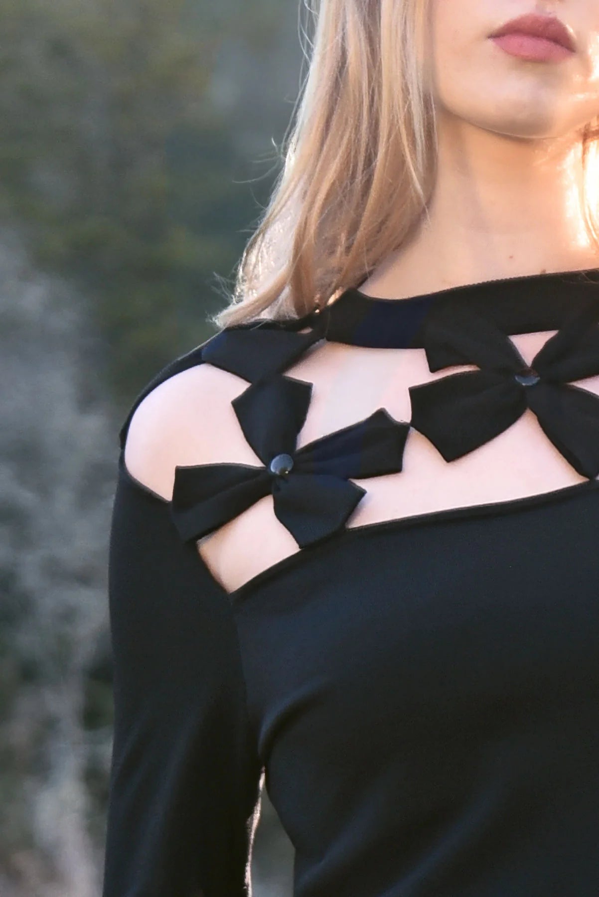 Peek-A-Bloom Top Black