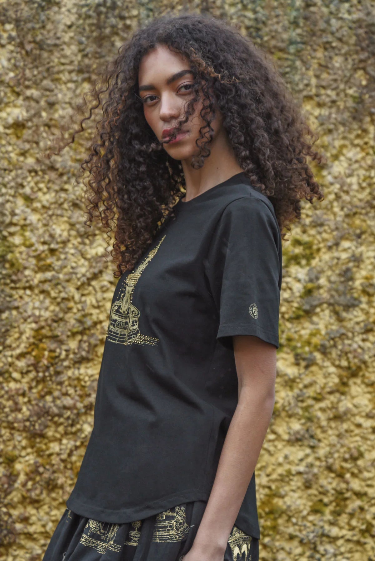 Fountain Of Sparkle T-Shirt Black