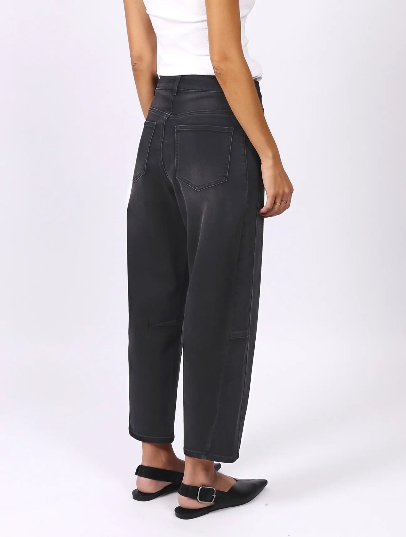 Toni Barrel Jean Black