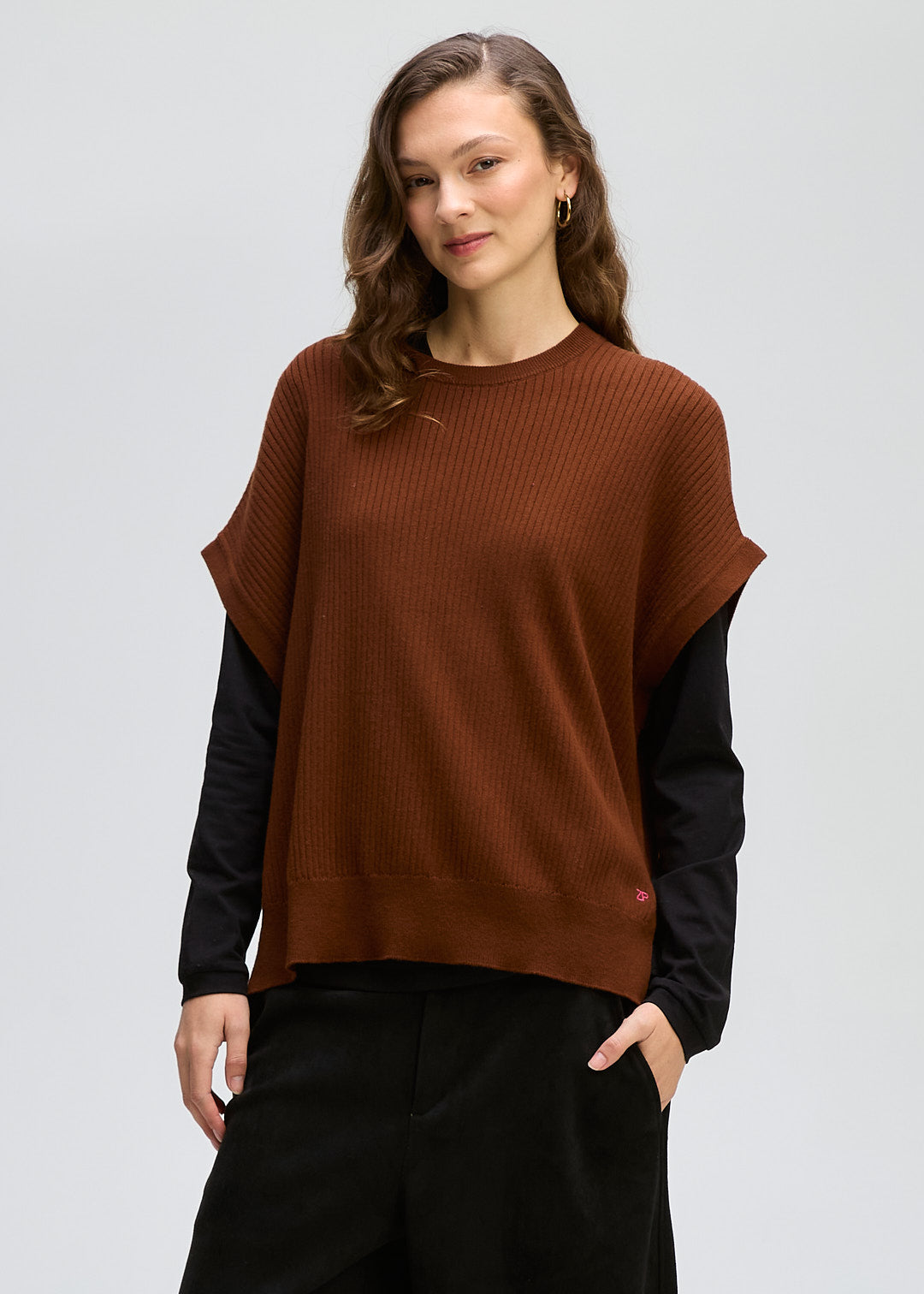 Sleeveless Crew Chestnut