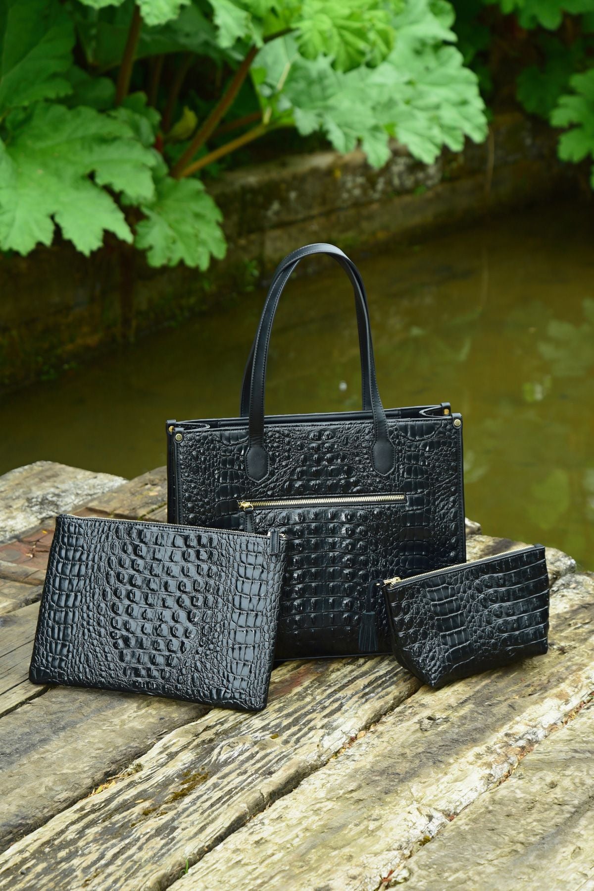 Kiss + Makeup Bag Black