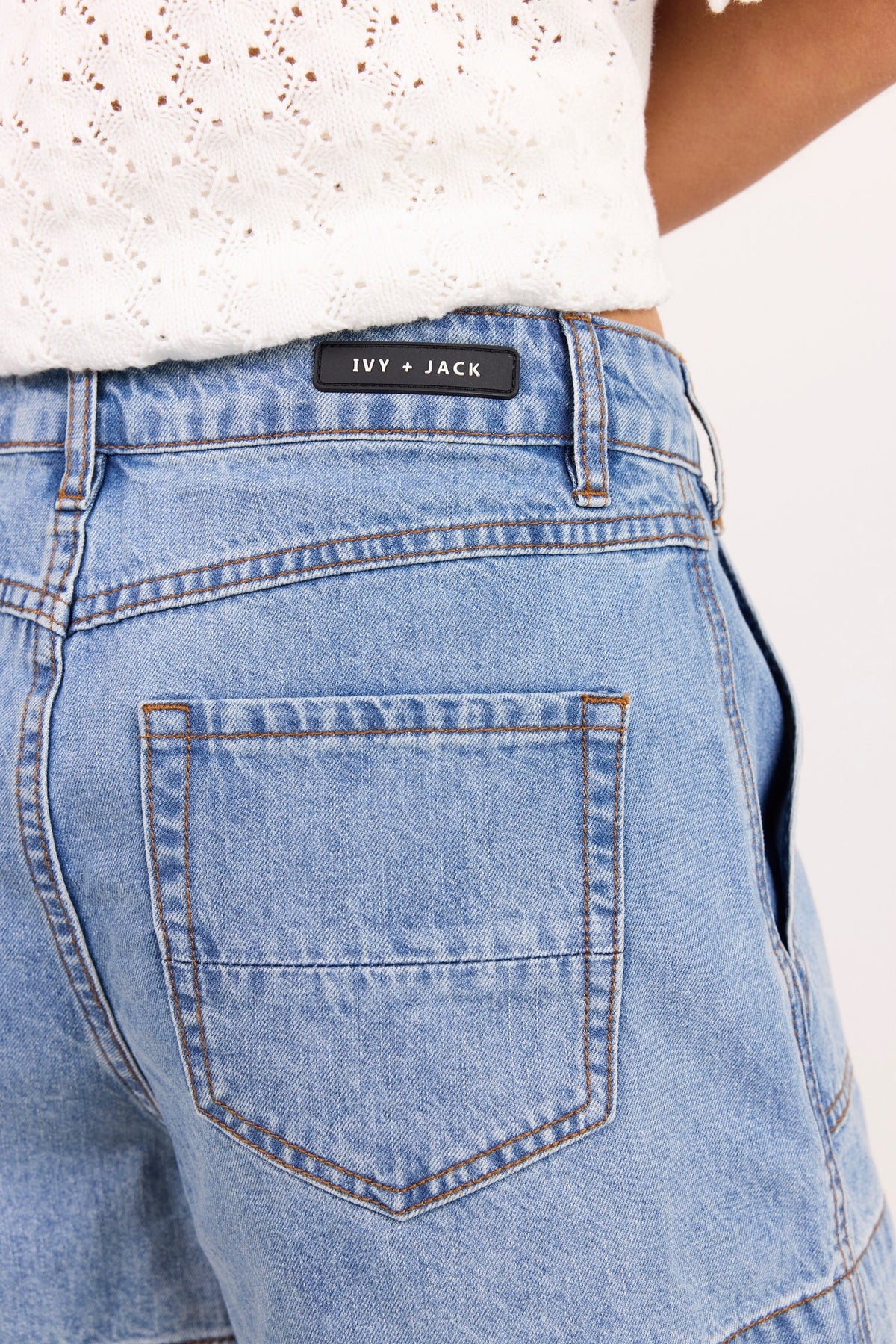 Kindly mid blue pocket front denim short