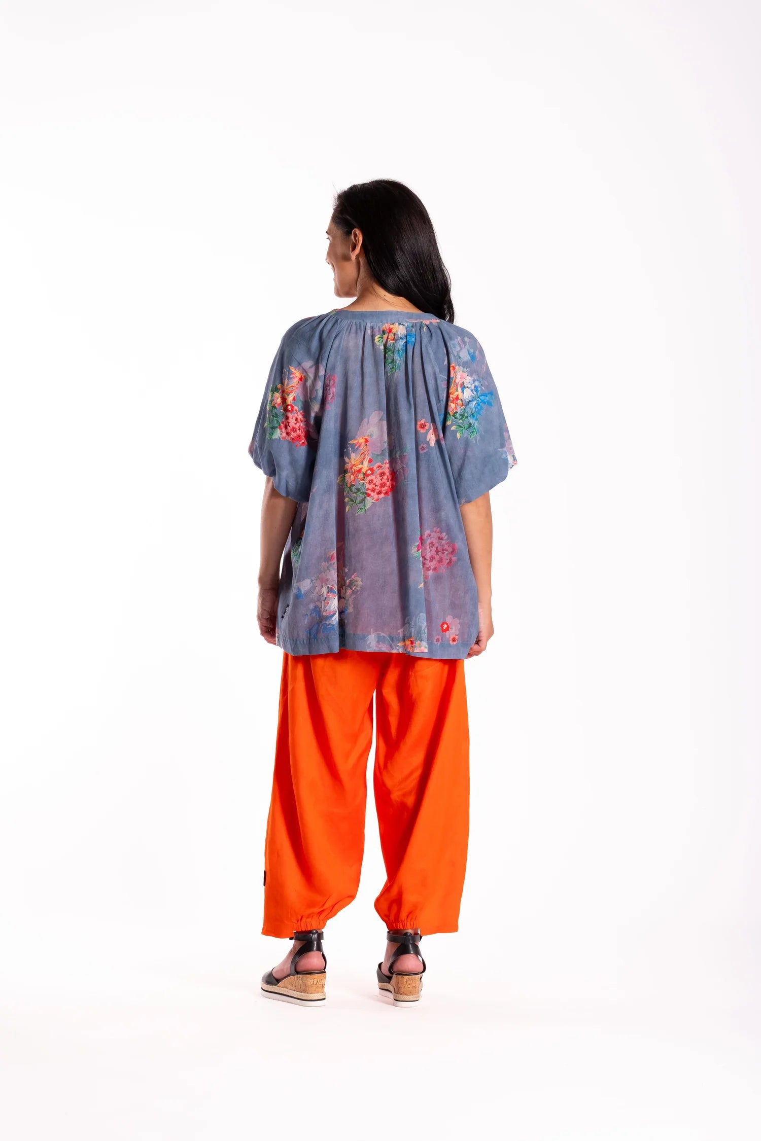 Julie Top Moody Blooms