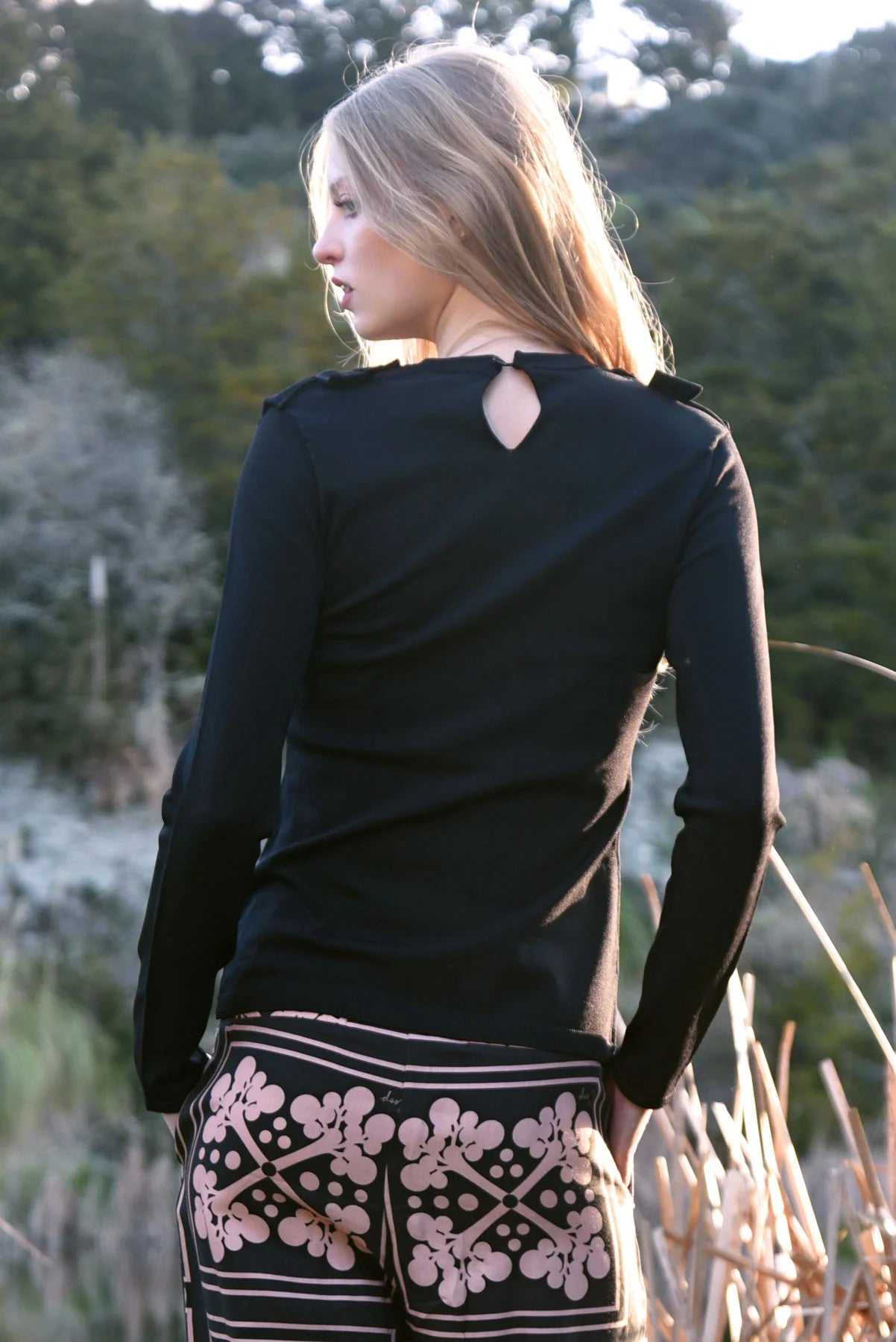 Peek-A-Bloom Top Black