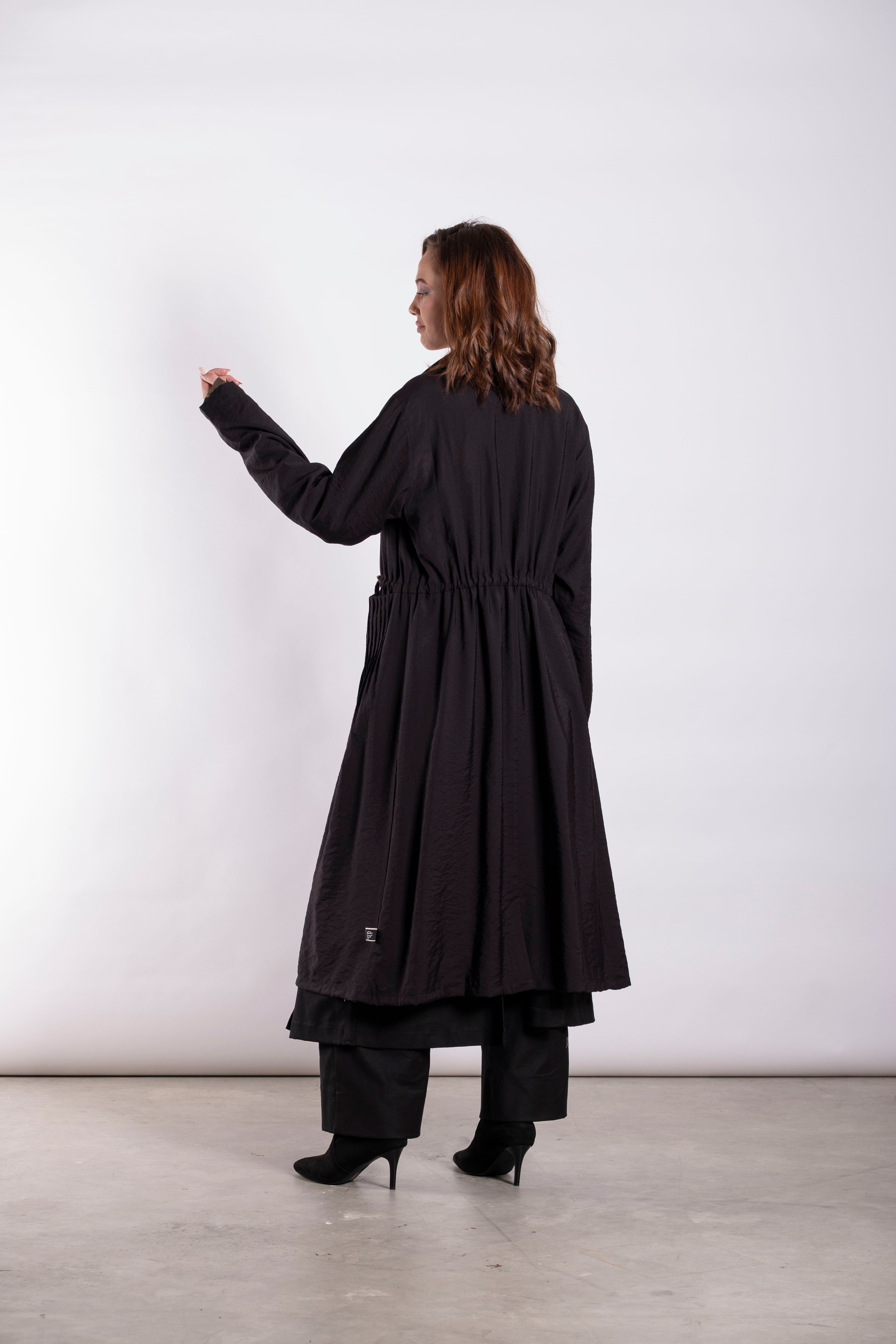 Shadowlines Pleat Jacket Black