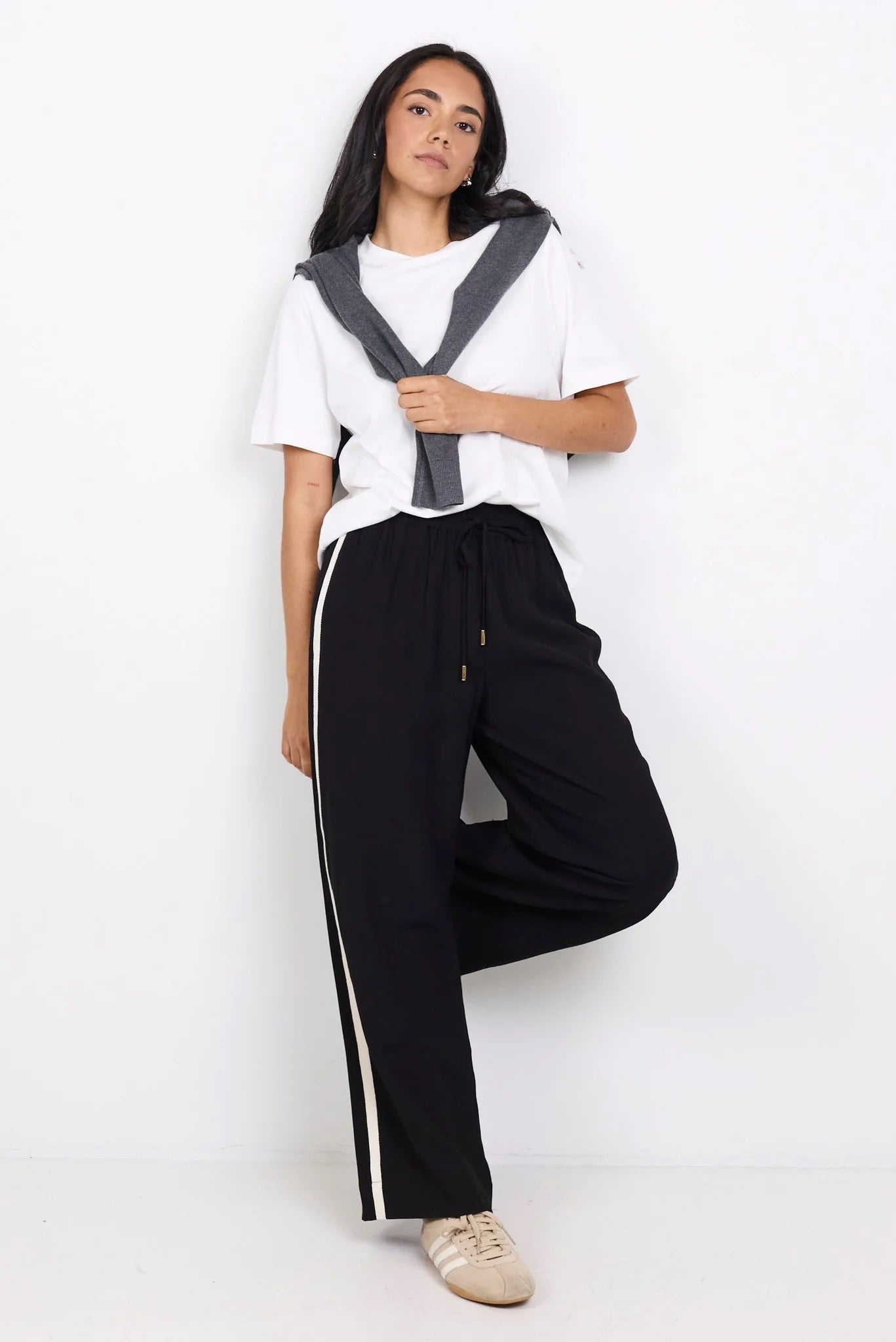 Townie Black Matte Petite Wide Leg Pant