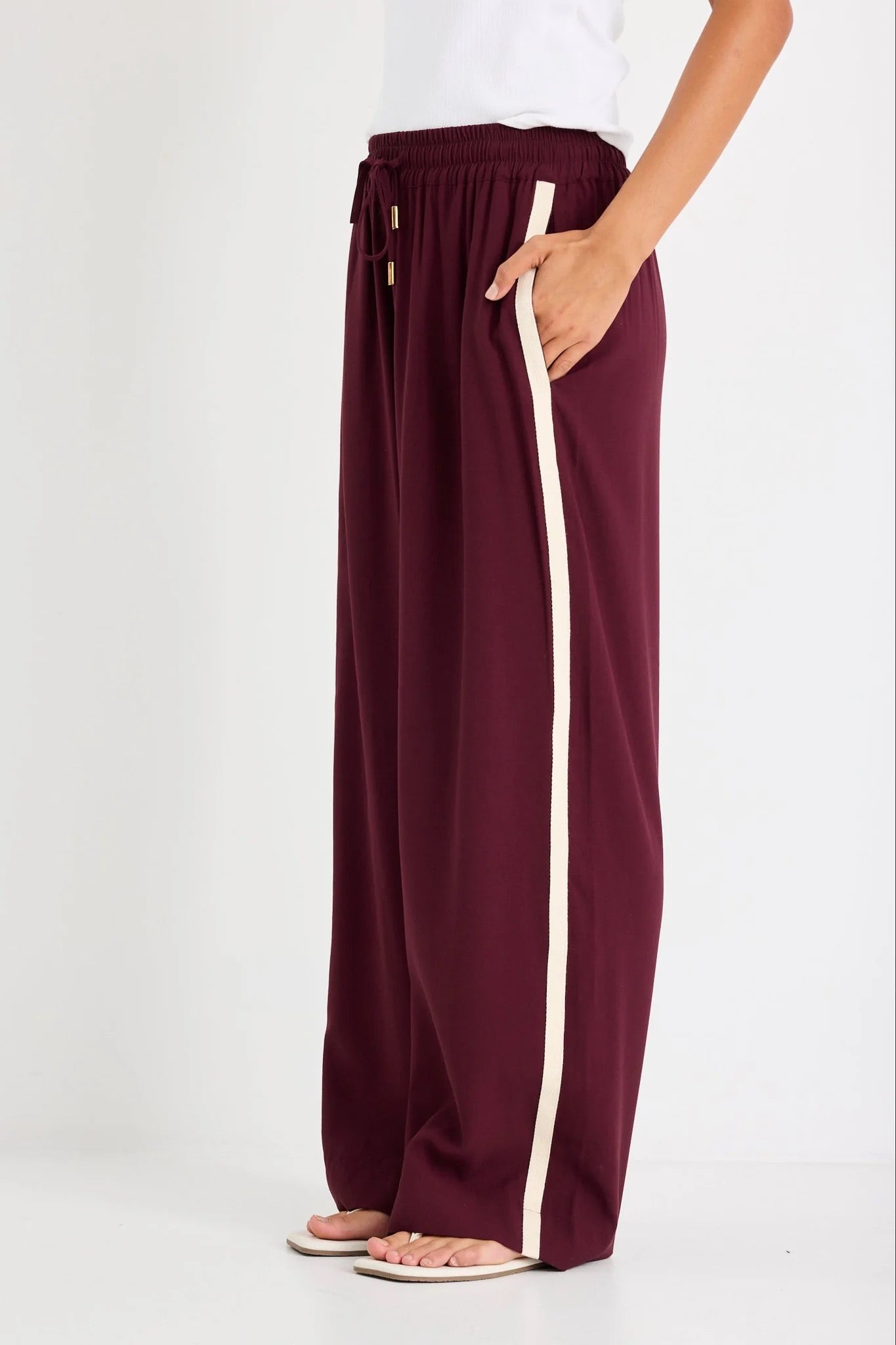 Townie burgundy side stripe pant