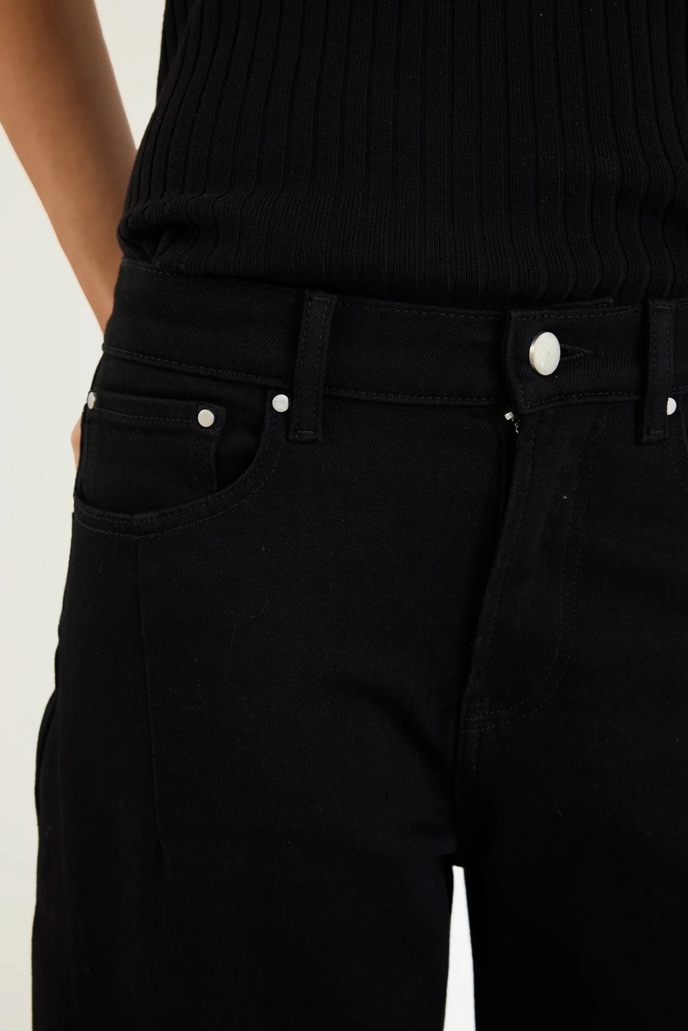 Graduate Barrel Jean Jet Black