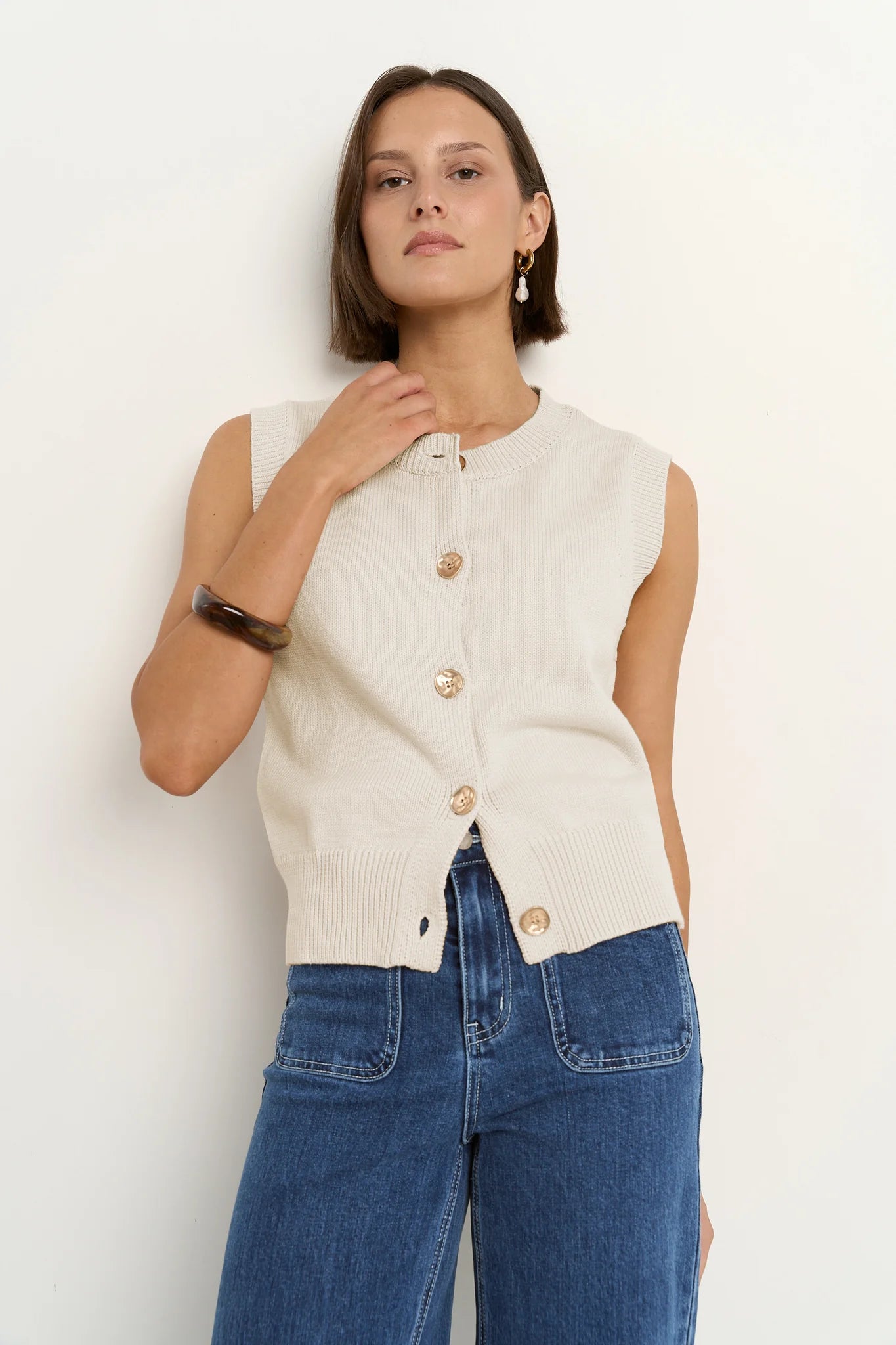 Trait Ivory Crewneck Vest