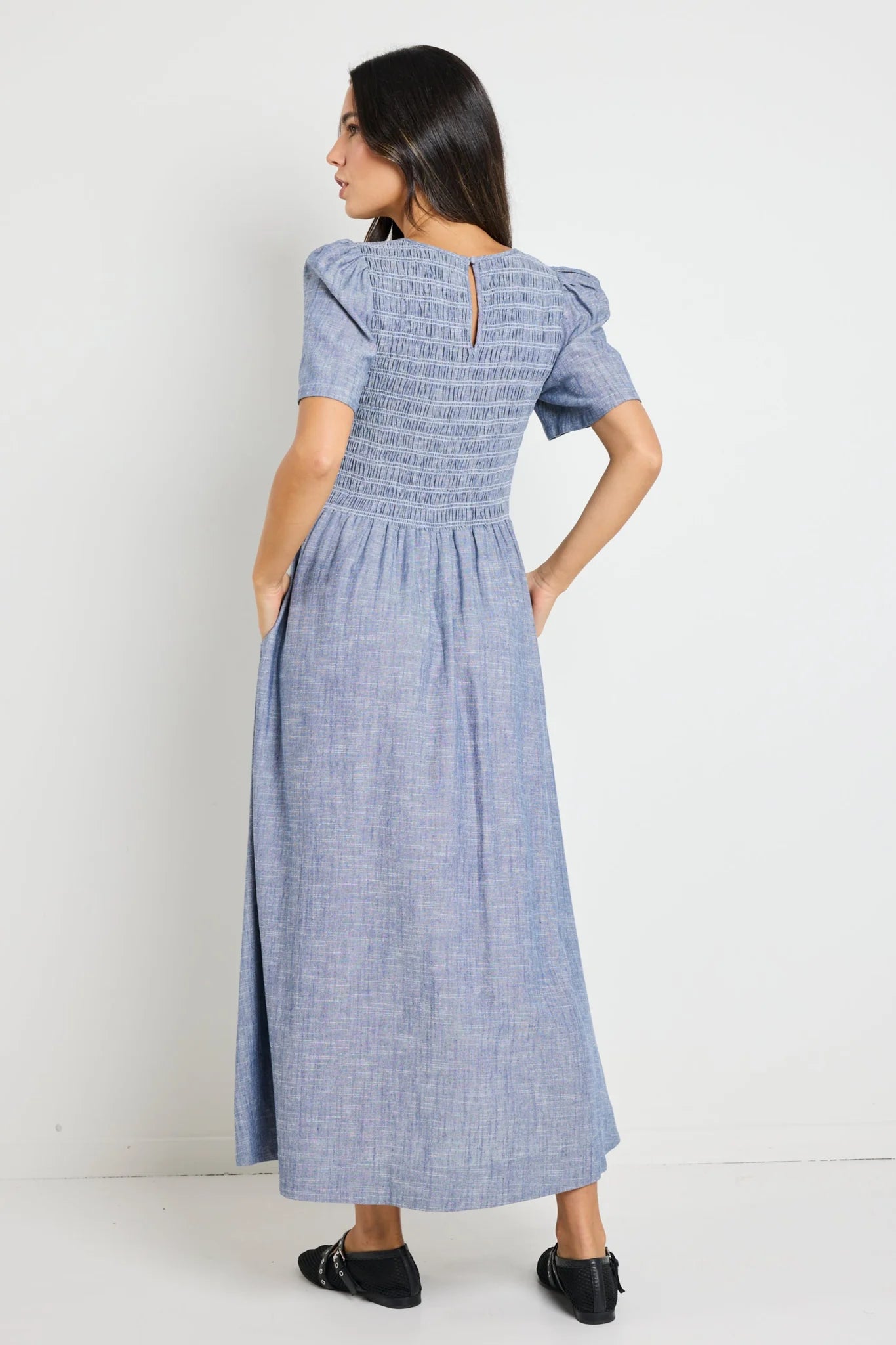 Wren chambray blue s/s shirred midi dress