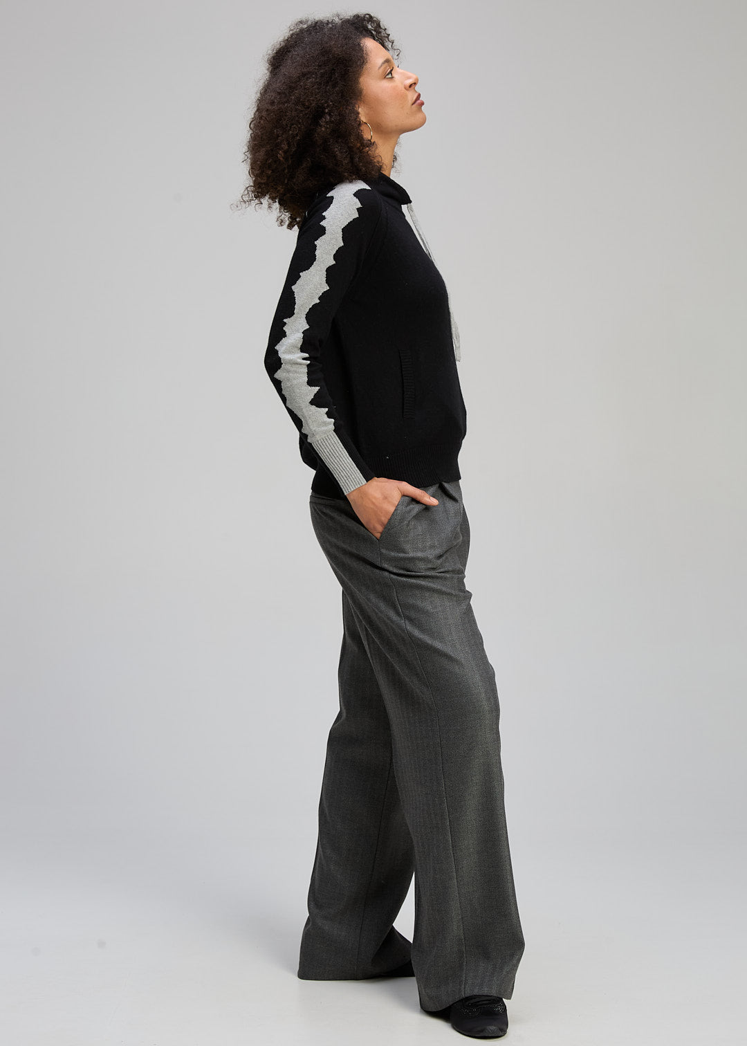 Graphic Neck Cord Black